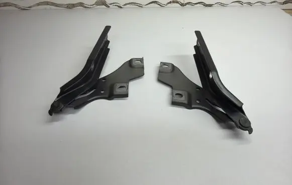 Volkswagen PASSAT B8 Engine bonnet/hood hinges 3G0823301