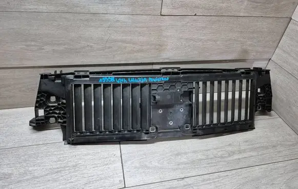 Mercedes-Benz E W214 Radiator trim A2145000000