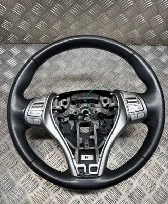 Nissan X-Trail T32 Steering wheel 