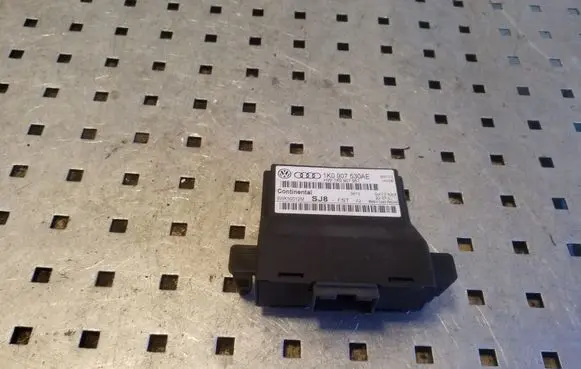 Volkswagen Tiguan Gateway control module 1K0907530AE