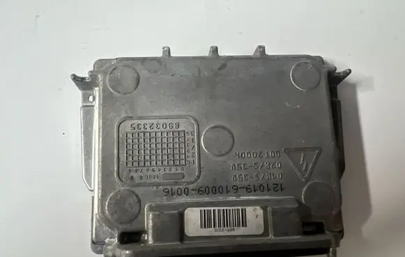 Volvo XC90 Headlight ballast module Xenon 89034934
