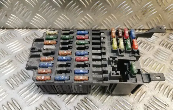 Mercedes-Benz CLK A208 C208 Fuse box set 2085450040 A2085450040