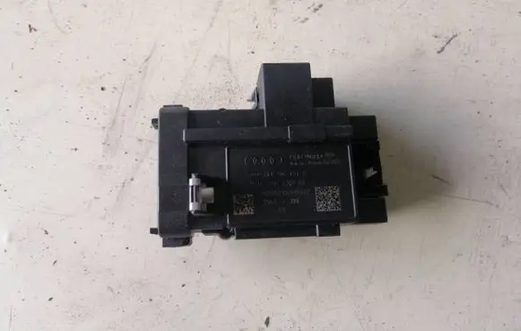 Audi A5 8T 8F Ignition lock 8K0909131D 3330430103 1135152100495022