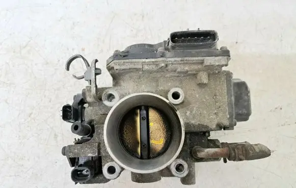 Honda FR-V Throttle valve