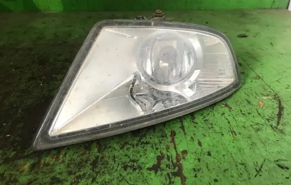 Ford Mondeo Mk III Front fog light 0305068002