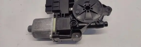 Volkswagen Tiguan Front door window regulator motor 5Q0959408E