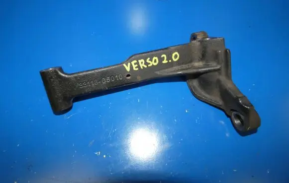 Toyota Verso Engine mounting bracket 3311805010