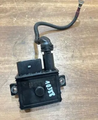 BMW 3 E90 E91 Glow plug pre-heat relay 7798000