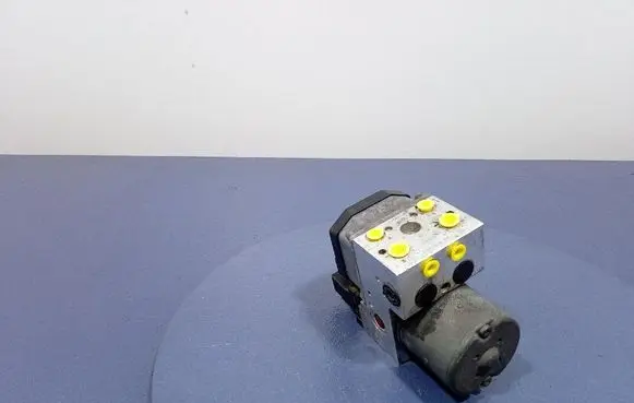 Volkswagen PASSAT B5.5 ABS Pump 3B0614111