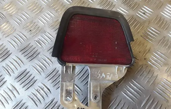 Toyota Avensis T250 Third/center stoplight E130892