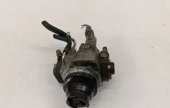 Mitsubishi L200 Fuel injection high pressure pump 1460A120