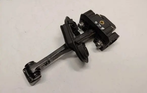 BMW 7 G11 G12 Rear door check strap stopper 7335913 51227335913