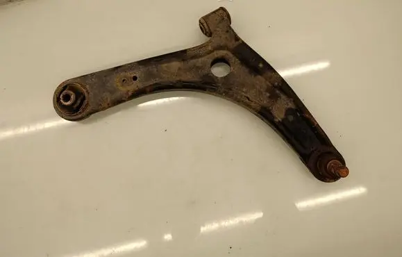 Citroen C-Crosser Front lower control arm/wishbone 