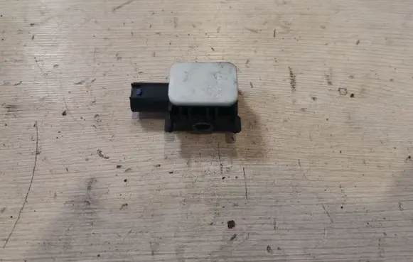Mercedes-Benz ML W164 Airbag deployment crash/impact sensor 038202826