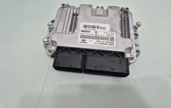 Hyundai Tucson JM Engine control unit/module 3911427296 0281014221
