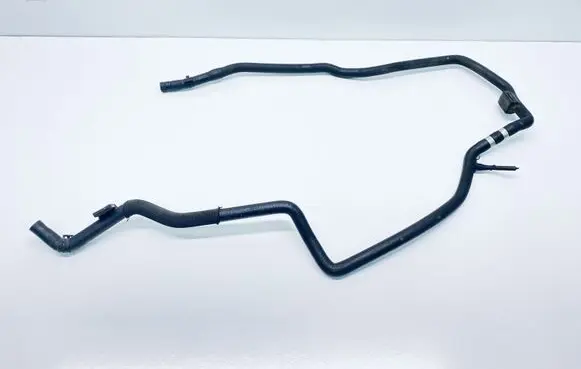 Volkswagen Touareg II Engine coolant pipe/hose 7P6122447S