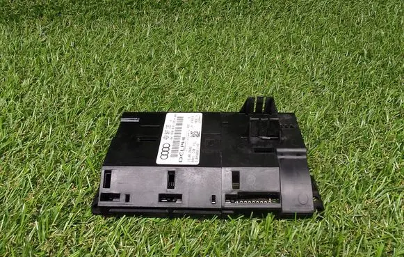Audi A8 S8 D3 4E Sunroof control unit/module 4E0907135 4E0910135A