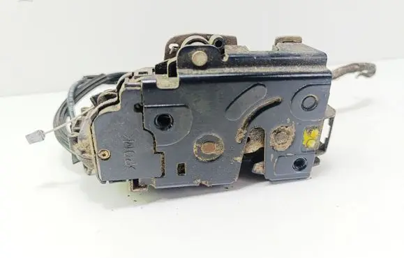 Volkswagen Golf IV Front door lock
