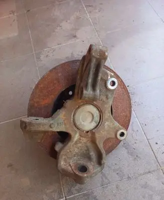 Volkswagen Crafter Front wheel hub spindle knuckle