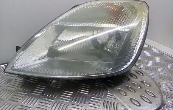 Ford Fiesta Headlight/headlamp 0374E