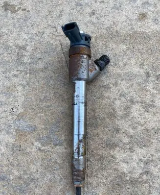 Fuel injector