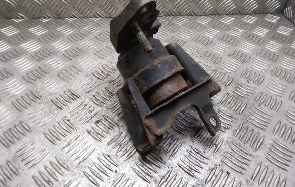 Toyota Corolla Verso AR10 Engine mount bracket