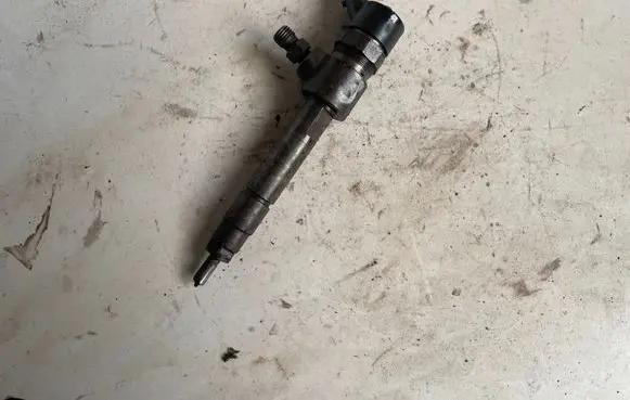 Fuel injector