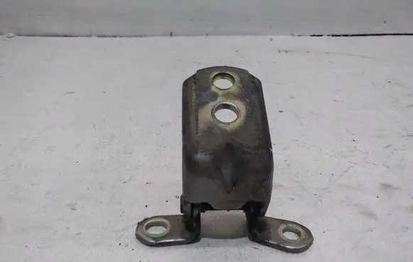 Nissan X-Trail T30 Front door upper hinge