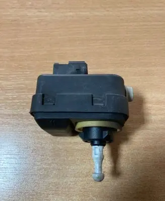 Nissan Note (E11) Headlight level adjustment motor 89028944