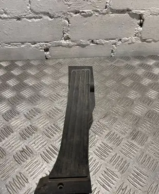 BMW 5 E60 E61 Accelerator throttle pedal 6772645