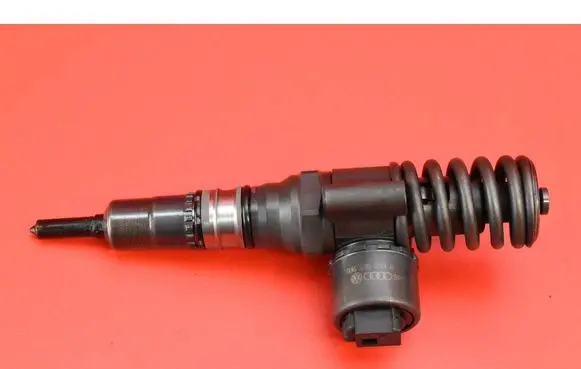 Volkswagen Golf Plus Fuel injector 03G130073G