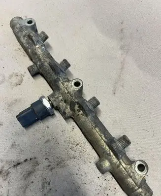 Peugeot 607 Fuel main line pipe 0281002592 0445214017 028100259