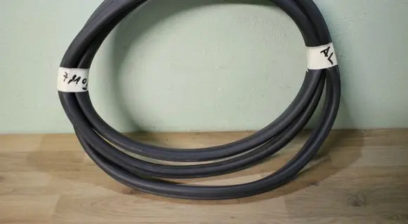 Volkswagen Sharan Rear door rubber seal (on body) 