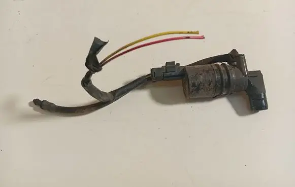 Citroen C5 Windscreen/windshield washer pump 9643447780