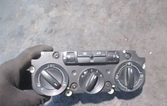 Volkswagen PASSAT B6 Climate control/heater control trim 