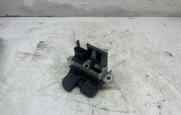 Volkswagen Golf Plus Tailgate lock latch 5N0827505E