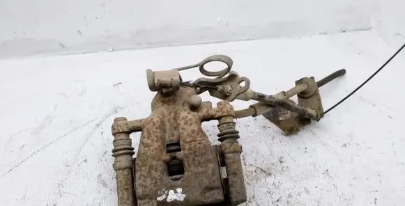 Ford Kuga I Rear brake caliper