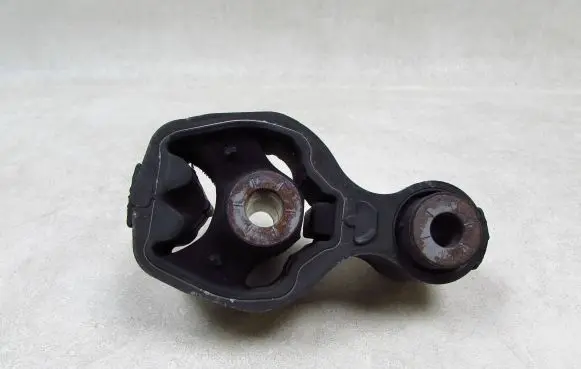 Mazda CX-5 Engine mount bracket K1442 55625