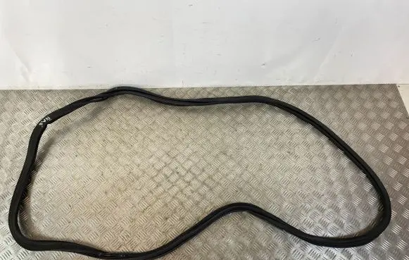Jeep Grand Cherokee WL Loading door rubber seal (on body) 