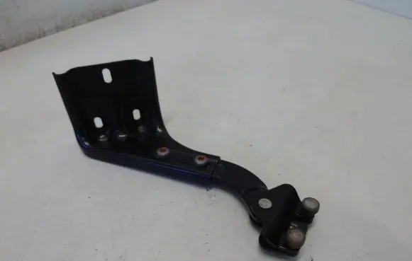Mercedes-Benz Vito Viano W639 Sliding door lower roller guide/hinge A6397630014 A6397630047 6397630014