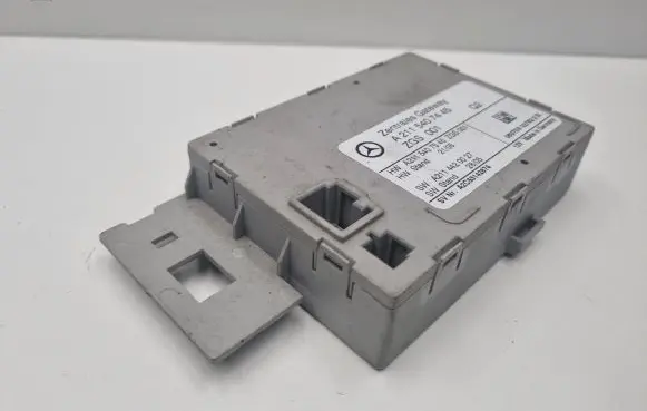 Mercedes-Benz E W211 Gateway control module A2115407445 2115407445