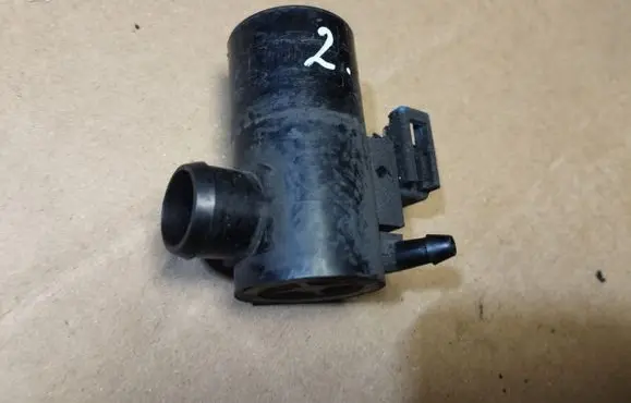 Honda FR-V Windscreen/windshield washer pump