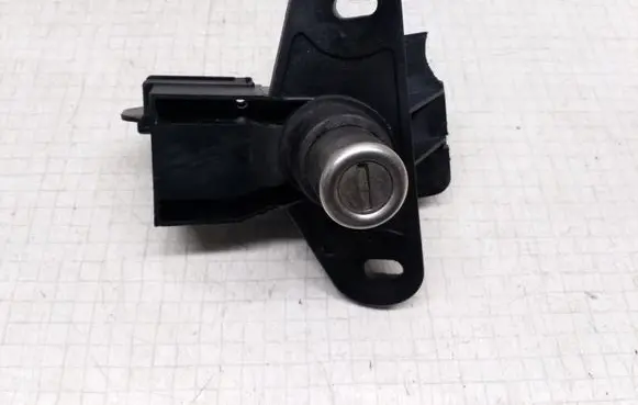 Opel Astra G Tailgate exterior lock 