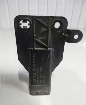 Seat Ibiza IV (6J,6P) Coolant fan relay 5J0919506