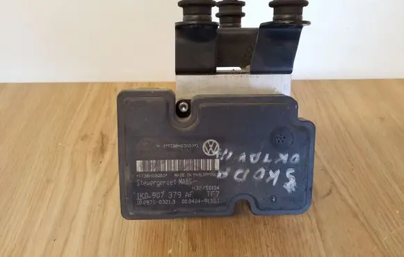 Skoda Octavia Mk2 (1Z) ABS Pump 1K0614117AD 1K0907379AF