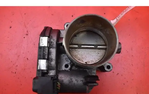 Volvo XC90 Throttle body valve 30650013