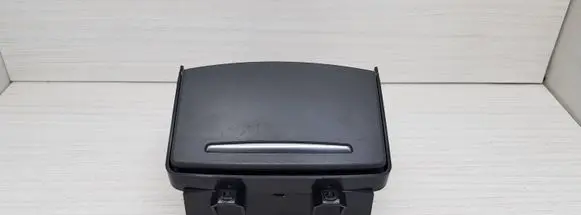 Cup holder front
