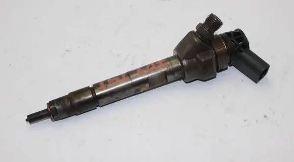 BMW X3 F25 Fuel injector 7810702 0445110382