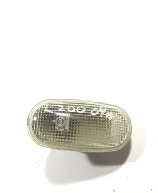 Mitsubishi L200 Front fender indicator light E4016534 P2133