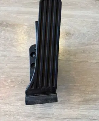 Mercedes-Benz C W204 Accelerator throttle pedal A2043000004 2043000004